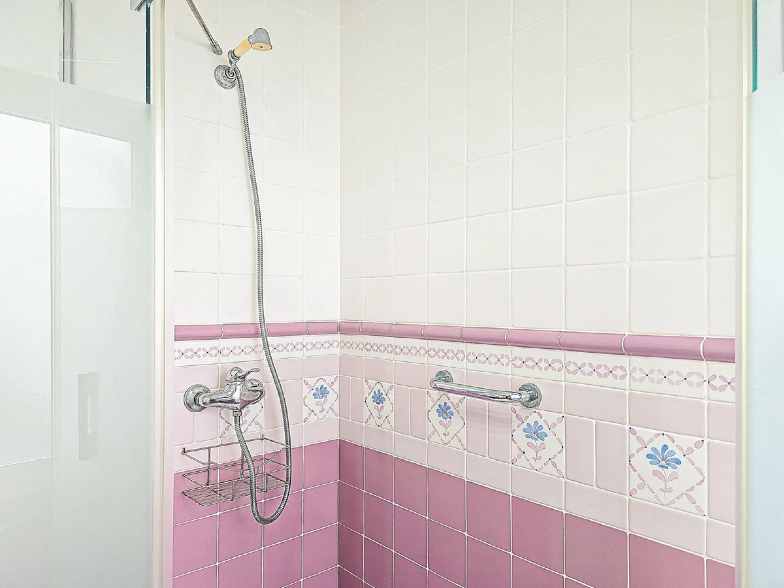 Frontline Living in Lagos: Recently Renovated Gem with Frontal Sea Views