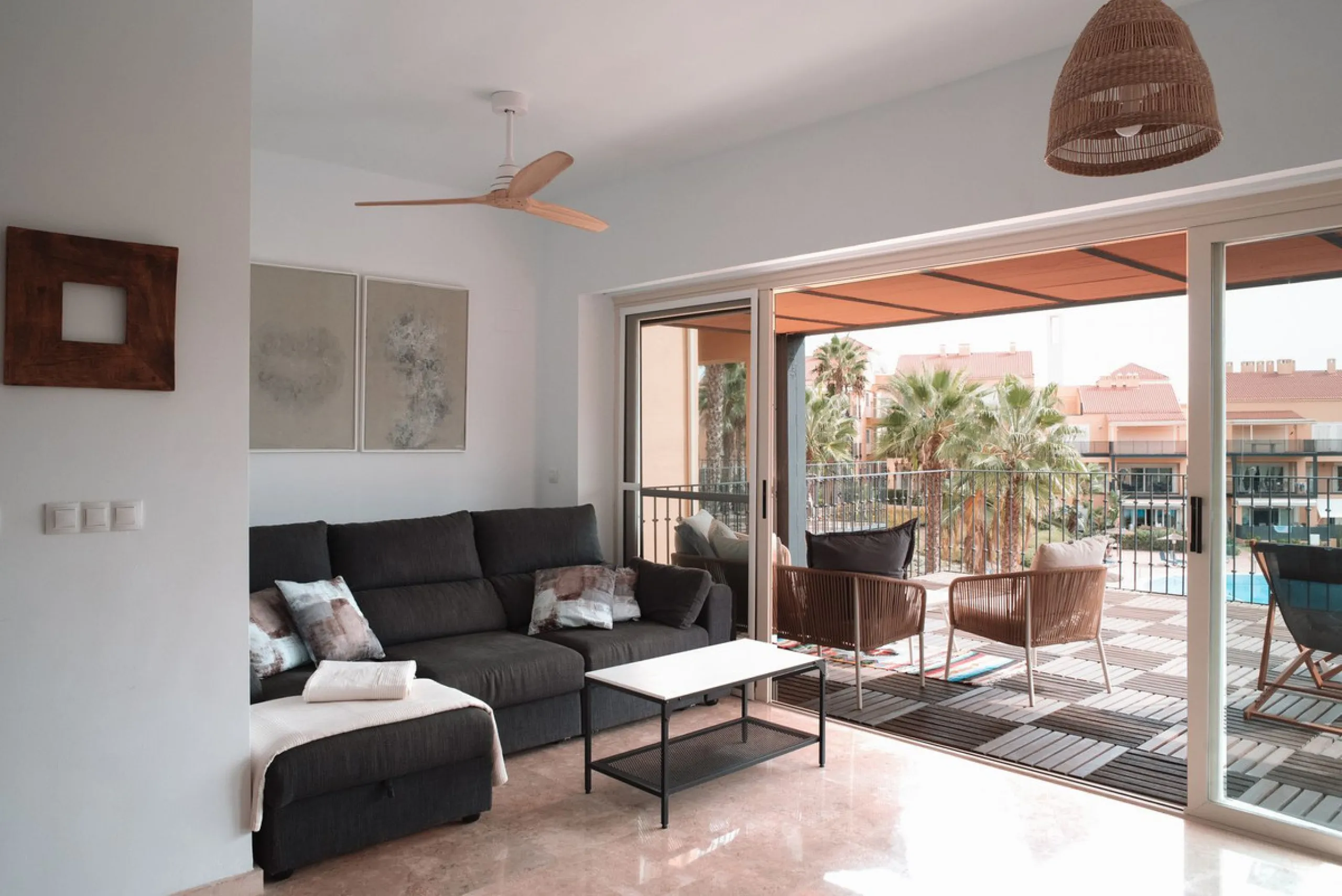 EXCLUSIVE Property in ALHAURÍN DE LA TORRE – PENTHOUSE WITH TWO TERRACES, GARAGE AND STORAGE ROOM IN A QUIET RESIDENTIAL AREA
