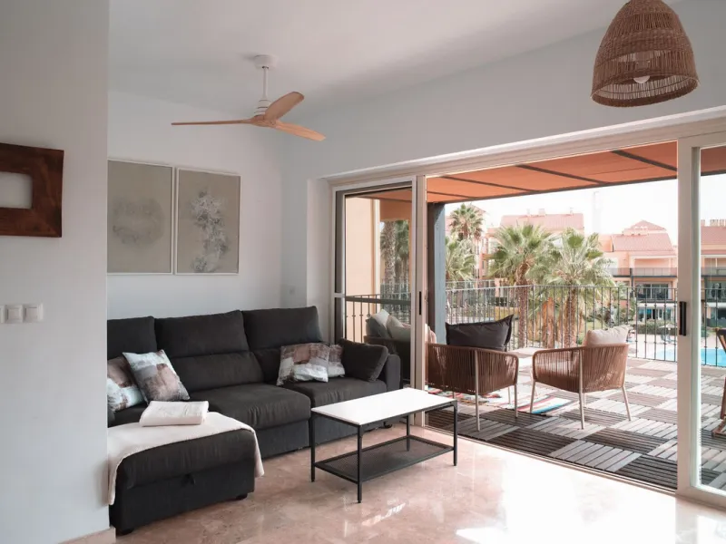 EXCLUSIVE Property in ALHAURÍN DE LA TORRE – PENTHOUSE WITH TWO TERRACES, GARAGE AND STORAGE ROOM IN A QUIET RESIDENTIAL AREA