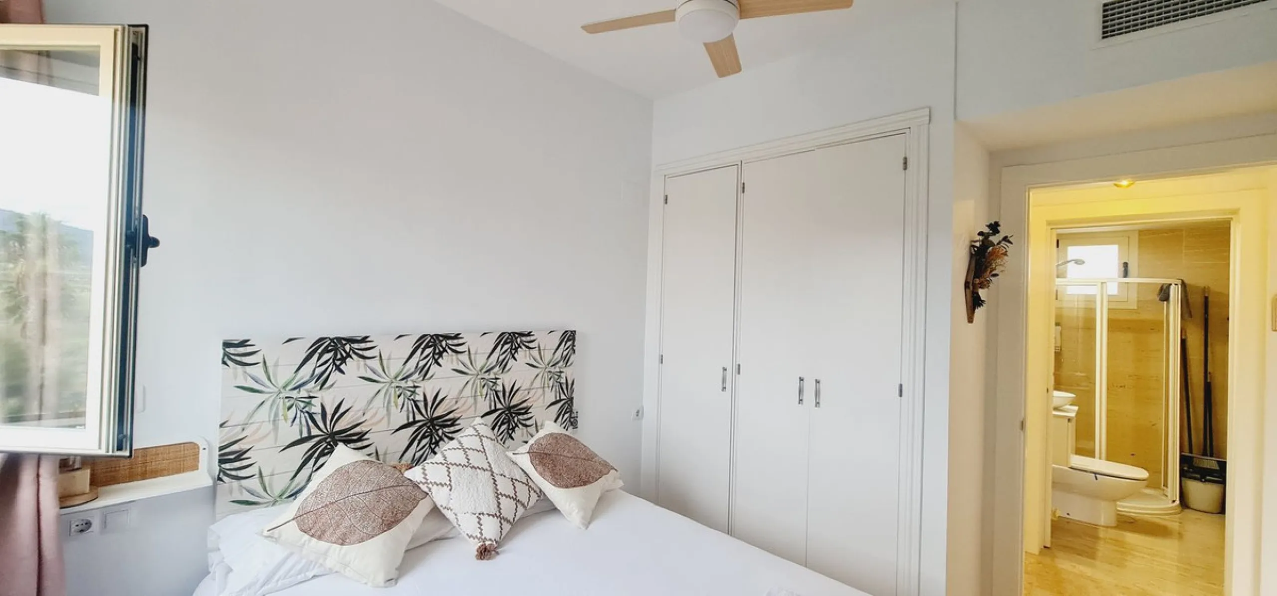 EXCLUSIVE Property in ALHAURÍN DE LA TORRE – PENTHOUSE WITH TWO TERRACES, GARAGE AND STORAGE ROOM IN A QUIET RESIDENTIAL AREA
