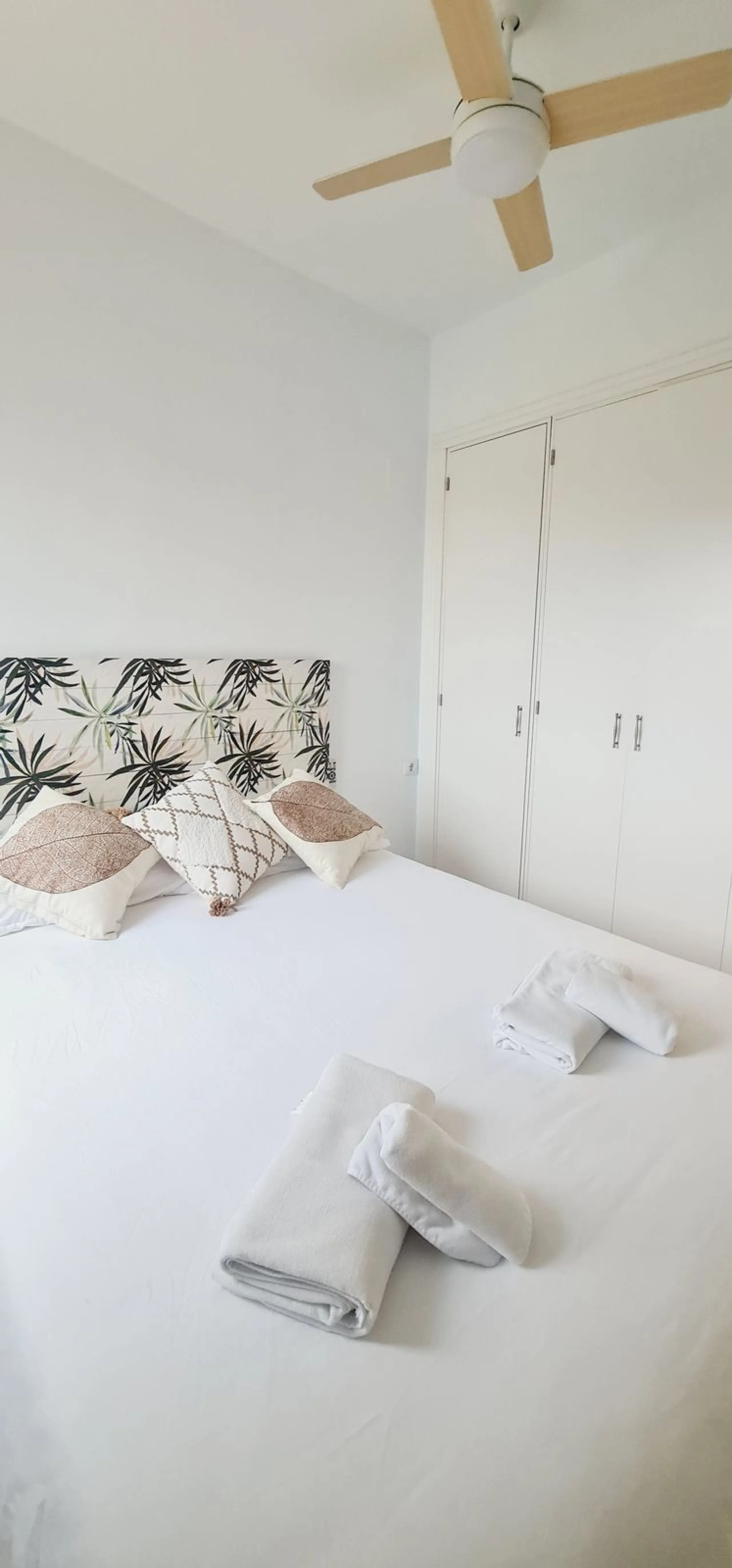 EXCLUSIVE Property in ALHAURÍN DE LA TORRE – PENTHOUSE WITH TWO TERRACES, GARAGE AND STORAGE ROOM IN A QUIET RESIDENTIAL AREA