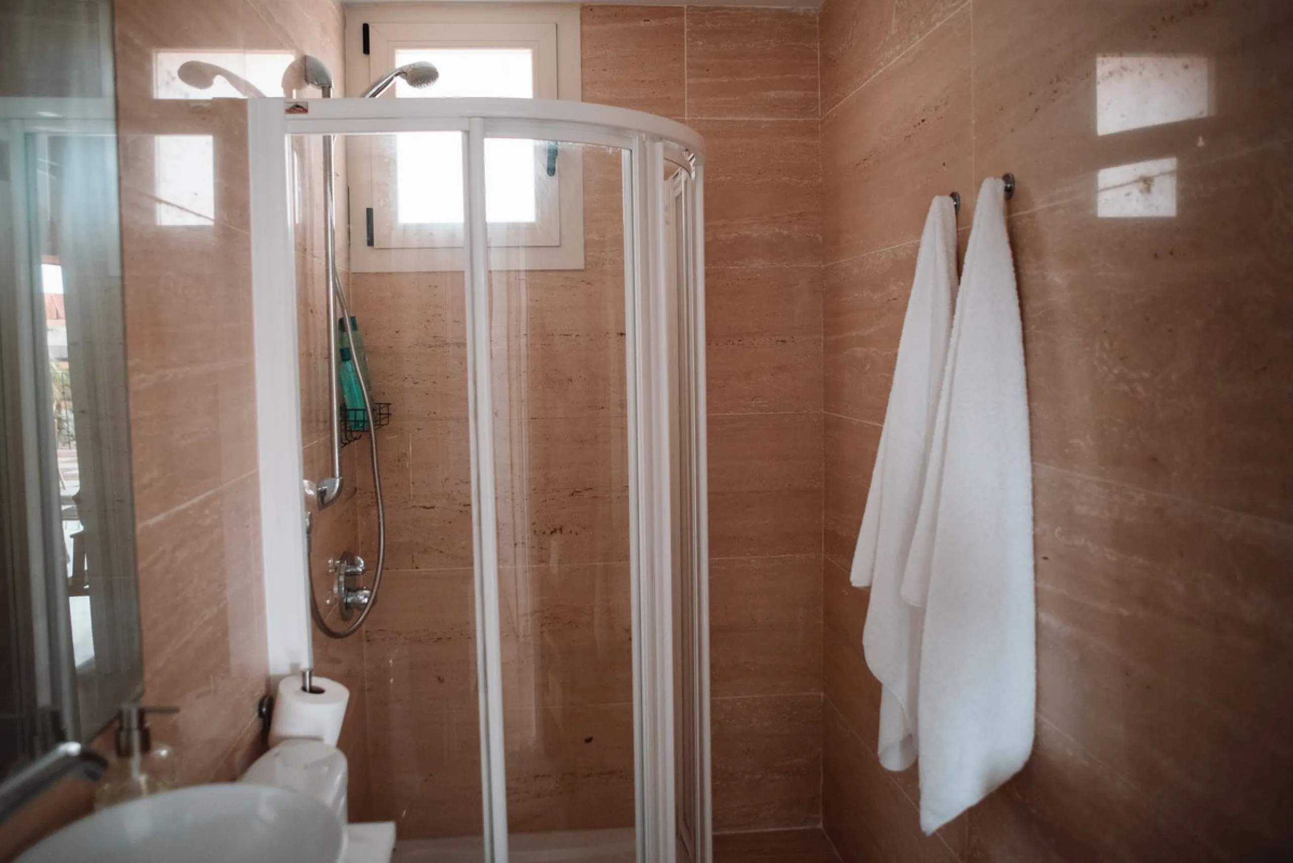 EXCLUSIVE Property in ALHAURÍN DE LA TORRE – PENTHOUSE WITH TWO TERRACES, GARAGE AND STORAGE ROOM IN A QUIET RESIDENTIAL AREA