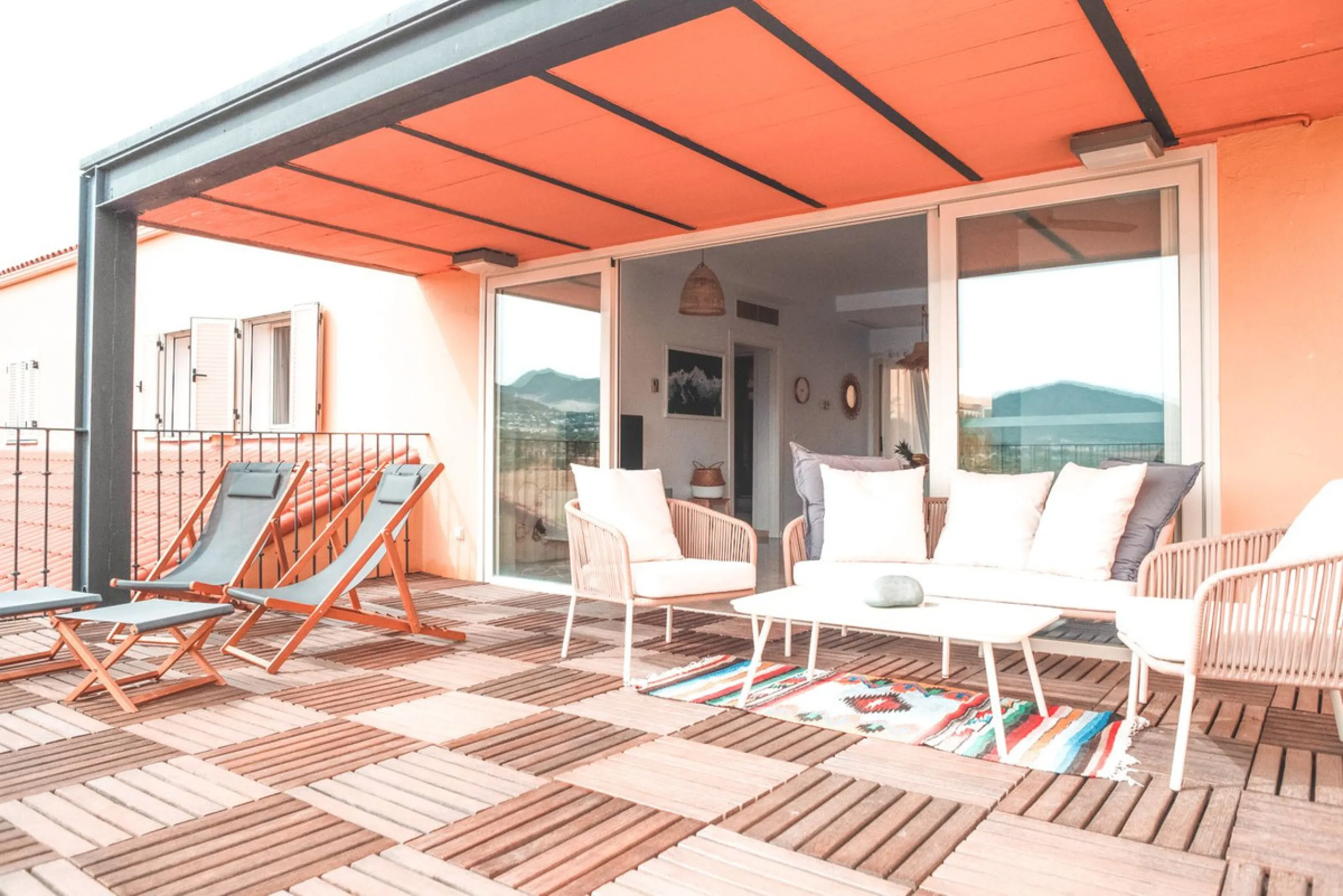 EXCLUSIVE Property in ALHAURÍN DE LA TORRE – PENTHOUSE WITH TWO TERRACES, GARAGE AND STORAGE ROOM IN A QUIET RESIDENTIAL AREA