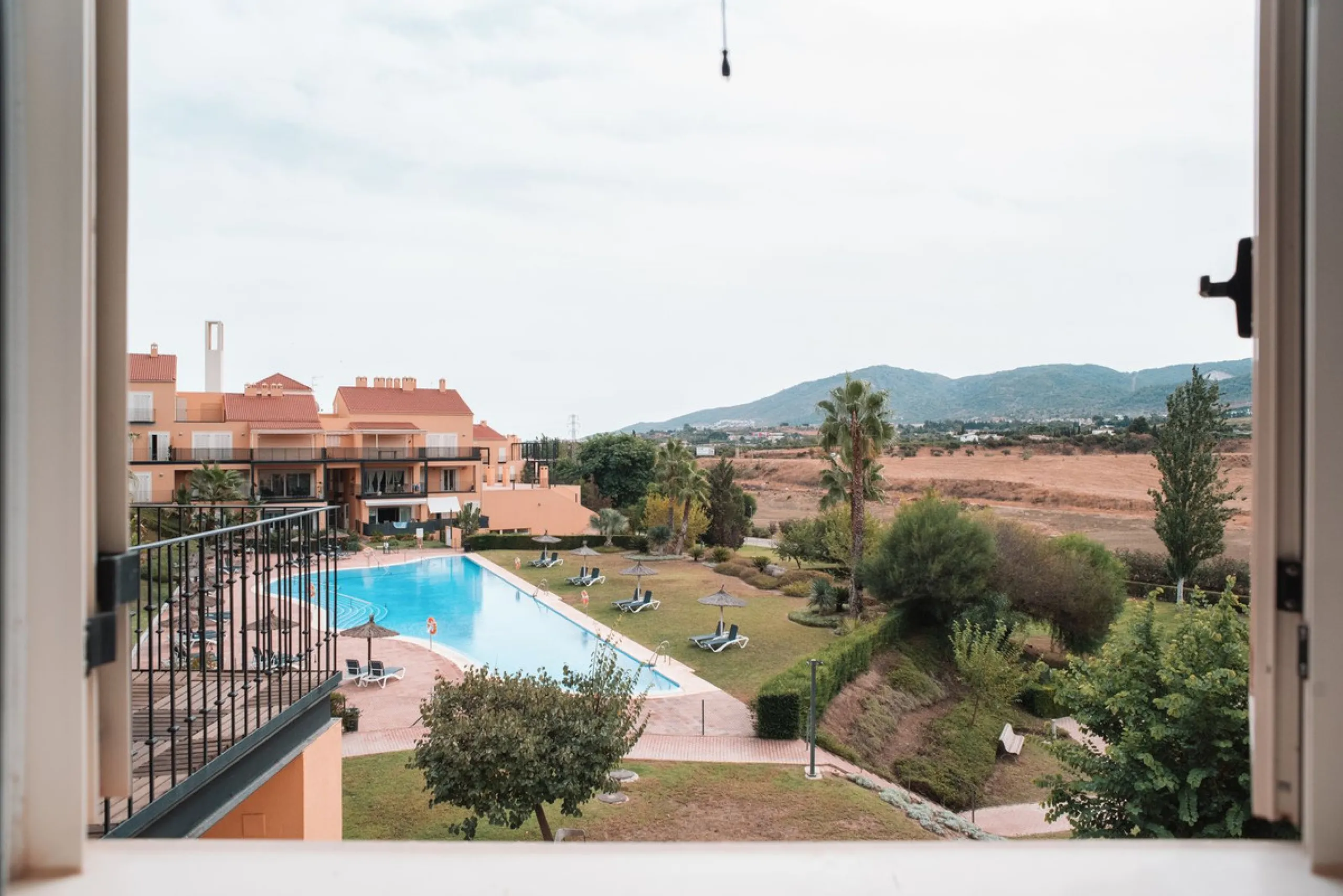 EXCLUSIVE Property in ALHAURÍN DE LA TORRE – PENTHOUSE WITH TWO TERRACES, GARAGE AND STORAGE ROOM IN A QUIET RESIDENTIAL AREA