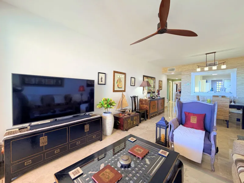 APARTMENT WITH SPACIOUS TERRACE AND STUNNING SEA VIEWS, MANILVA. Discover this magnificent 2-bedroom, 2-bathroom property located in a well-maintained and highly sought-after urbanization in Manilva, ideal both as a permanent residence or an investment. T