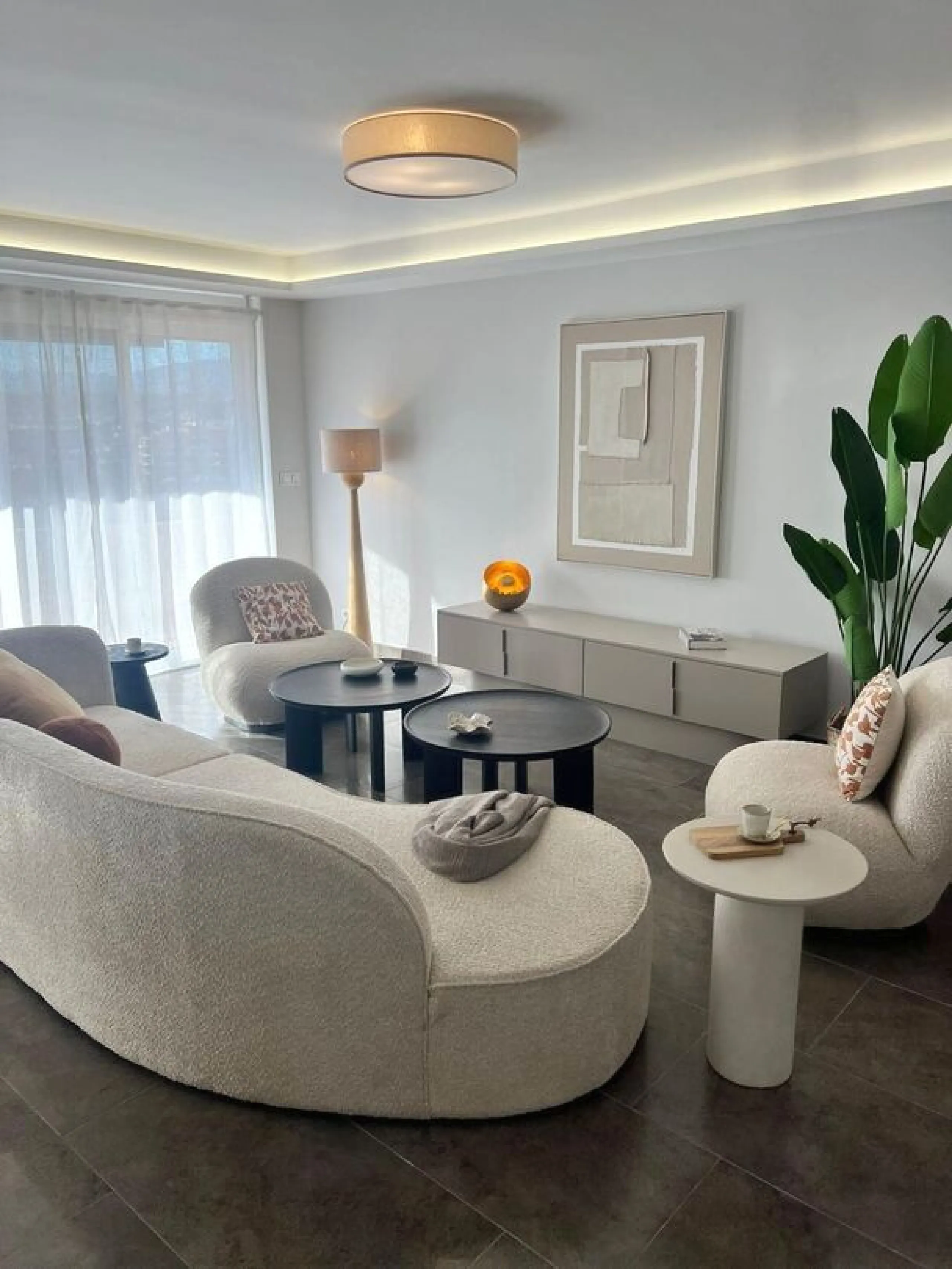 Exclusive renovated apartment with sea and mountain views in Los Pacos, Fuengirola