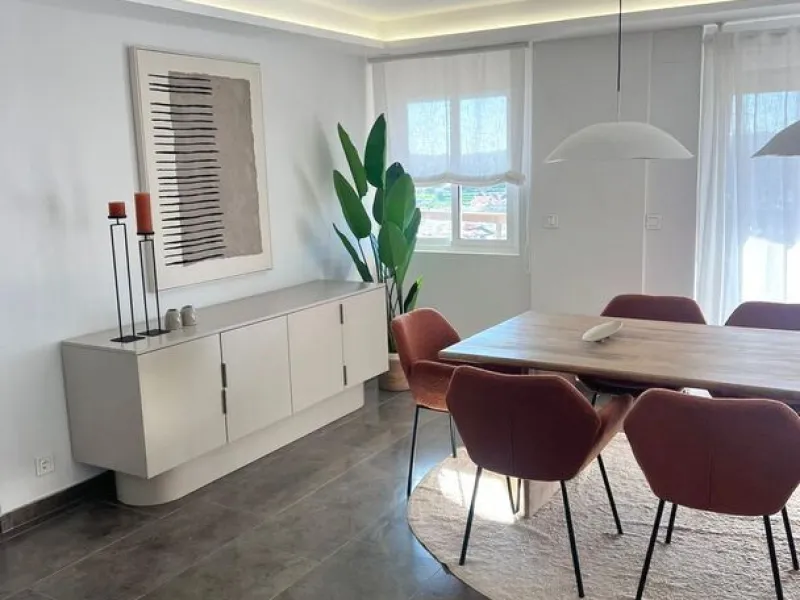 Exclusive renovated apartment with sea and mountain views in Los Pacos, Fuengirola