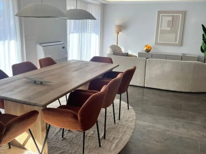 Exclusive renovated apartment with sea and mountain views in Los Pacos, Fuengirola