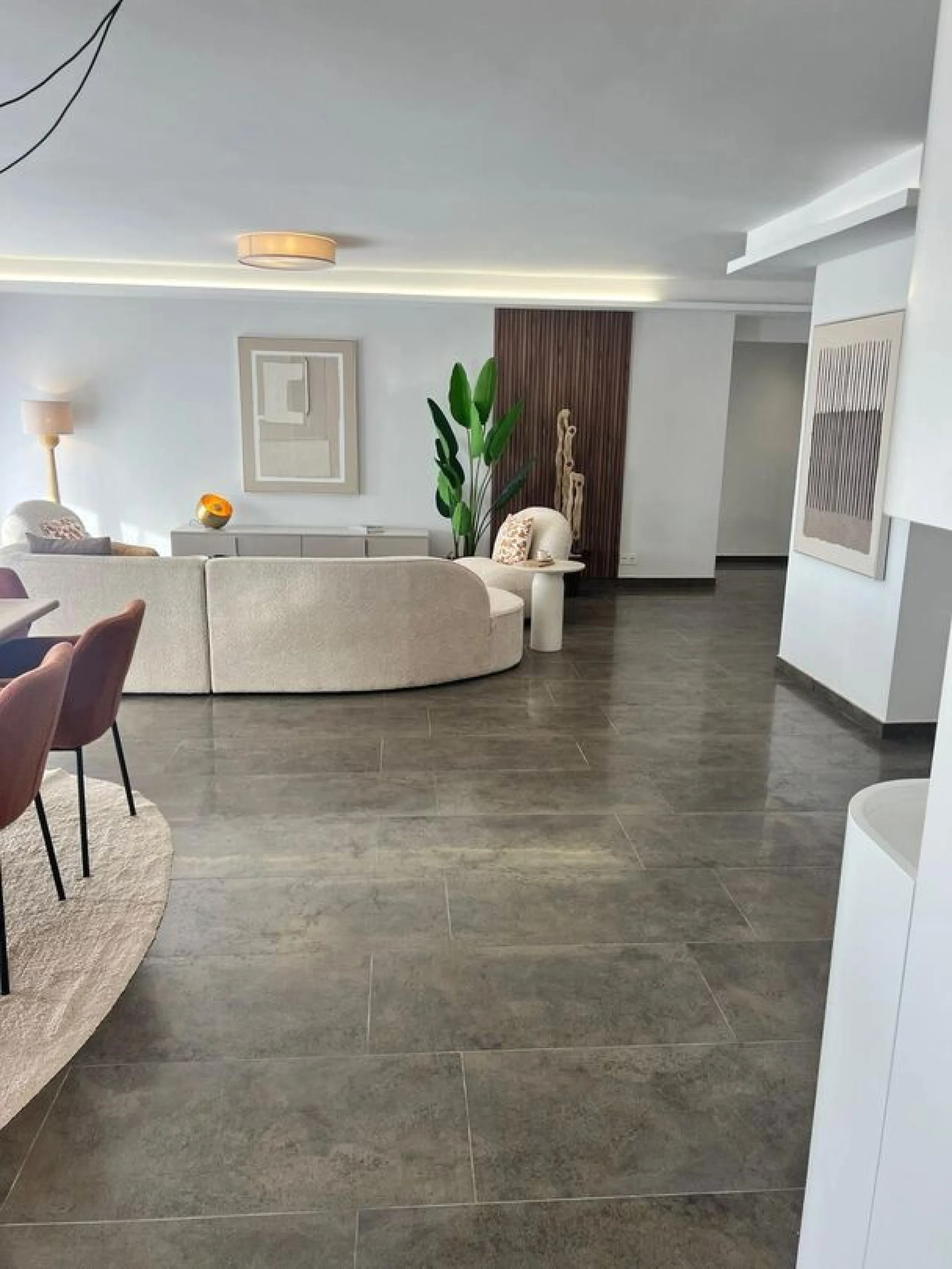 Exclusive renovated apartment with sea and mountain views in Los Pacos, Fuengirola