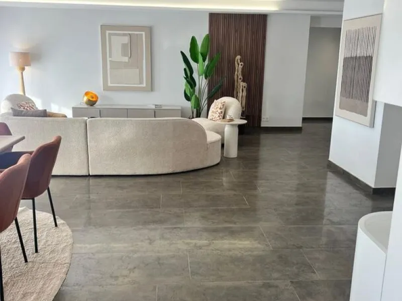 Exclusive renovated apartment with sea and mountain views in Los Pacos, Fuengirola