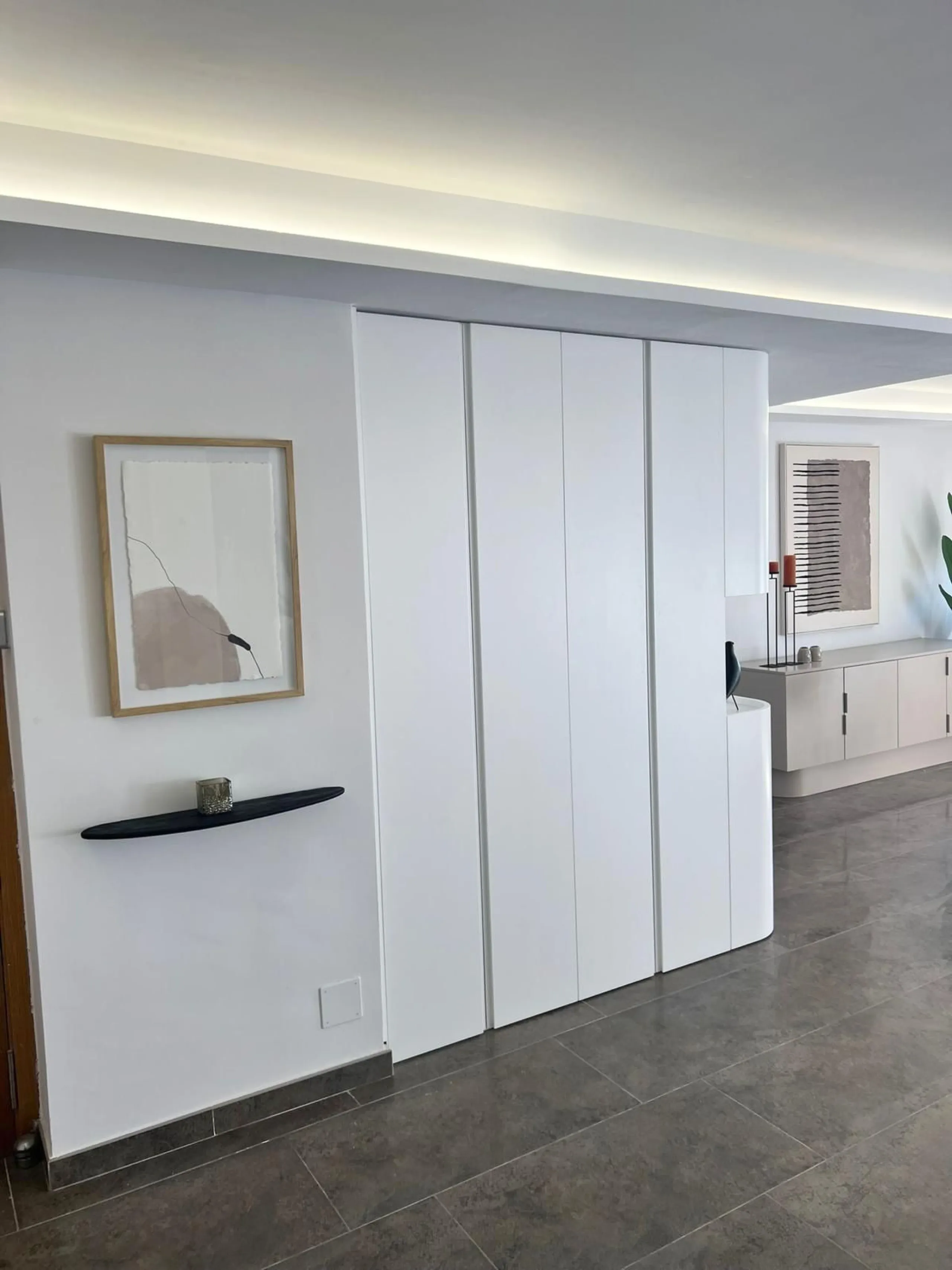 Exclusive renovated apartment with sea and mountain views in Los Pacos, Fuengirola