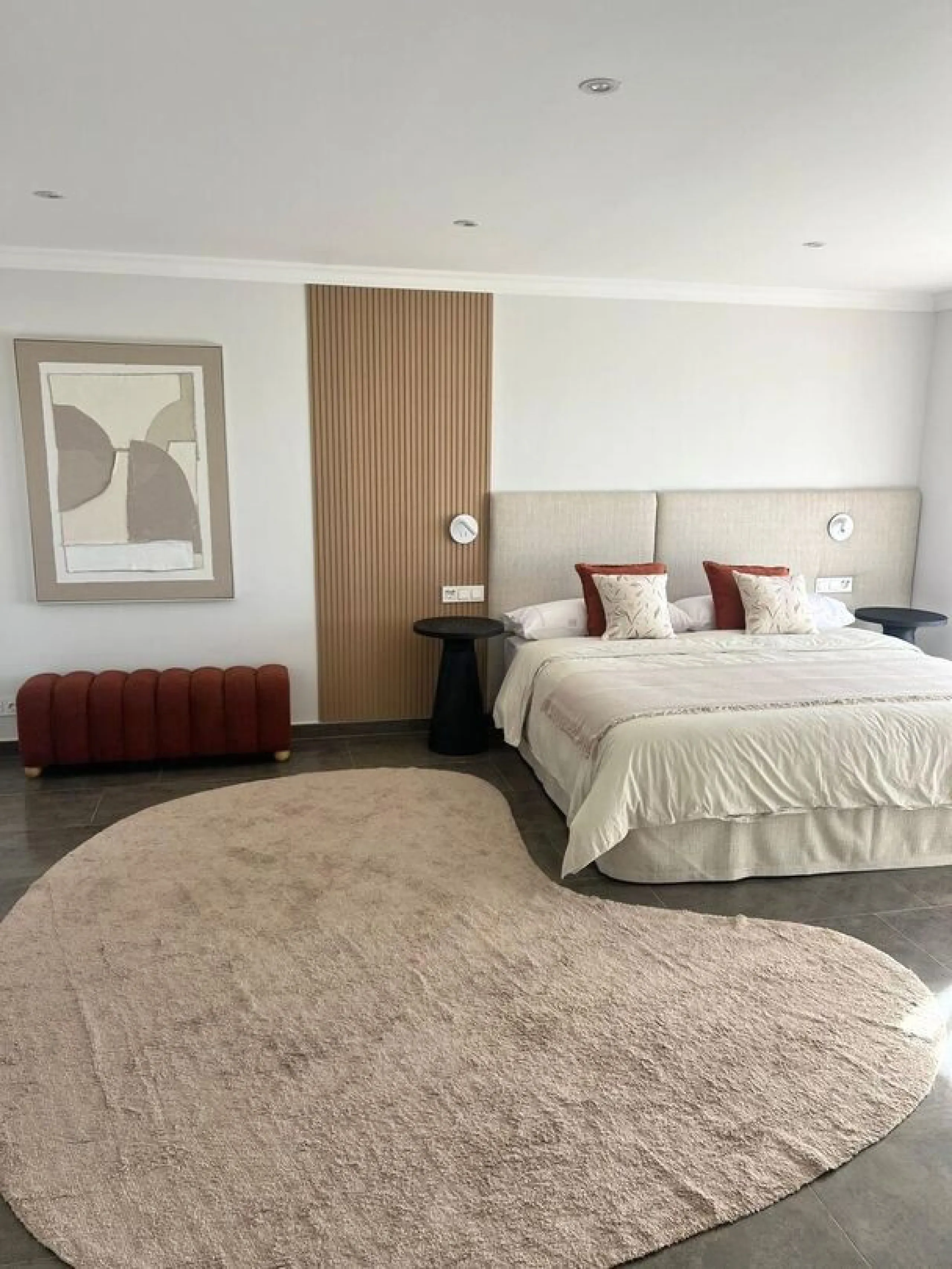 Exclusive renovated apartment with sea and mountain views in Los Pacos, Fuengirola