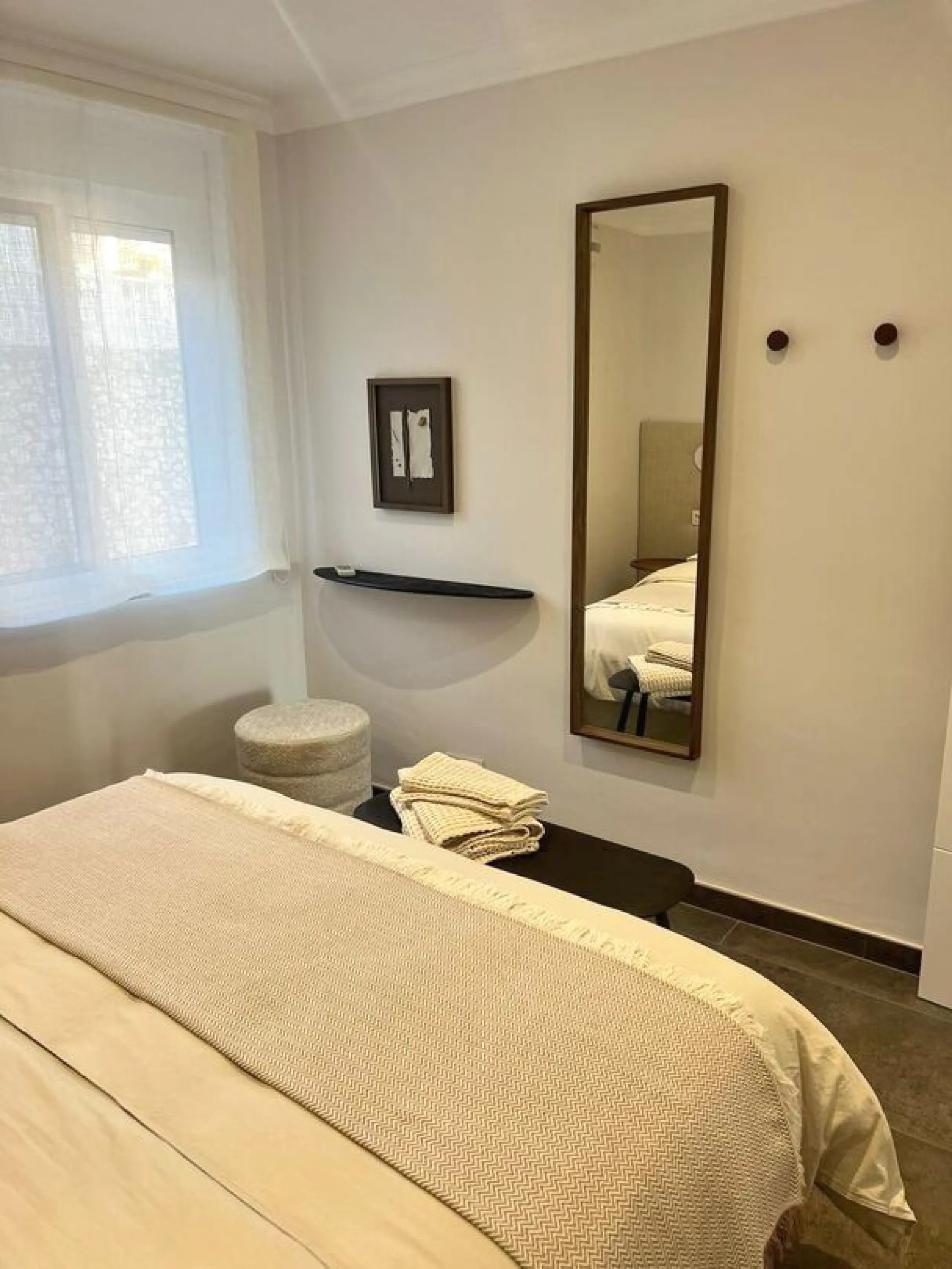Exclusive renovated apartment with sea and mountain views in Los Pacos, Fuengirola