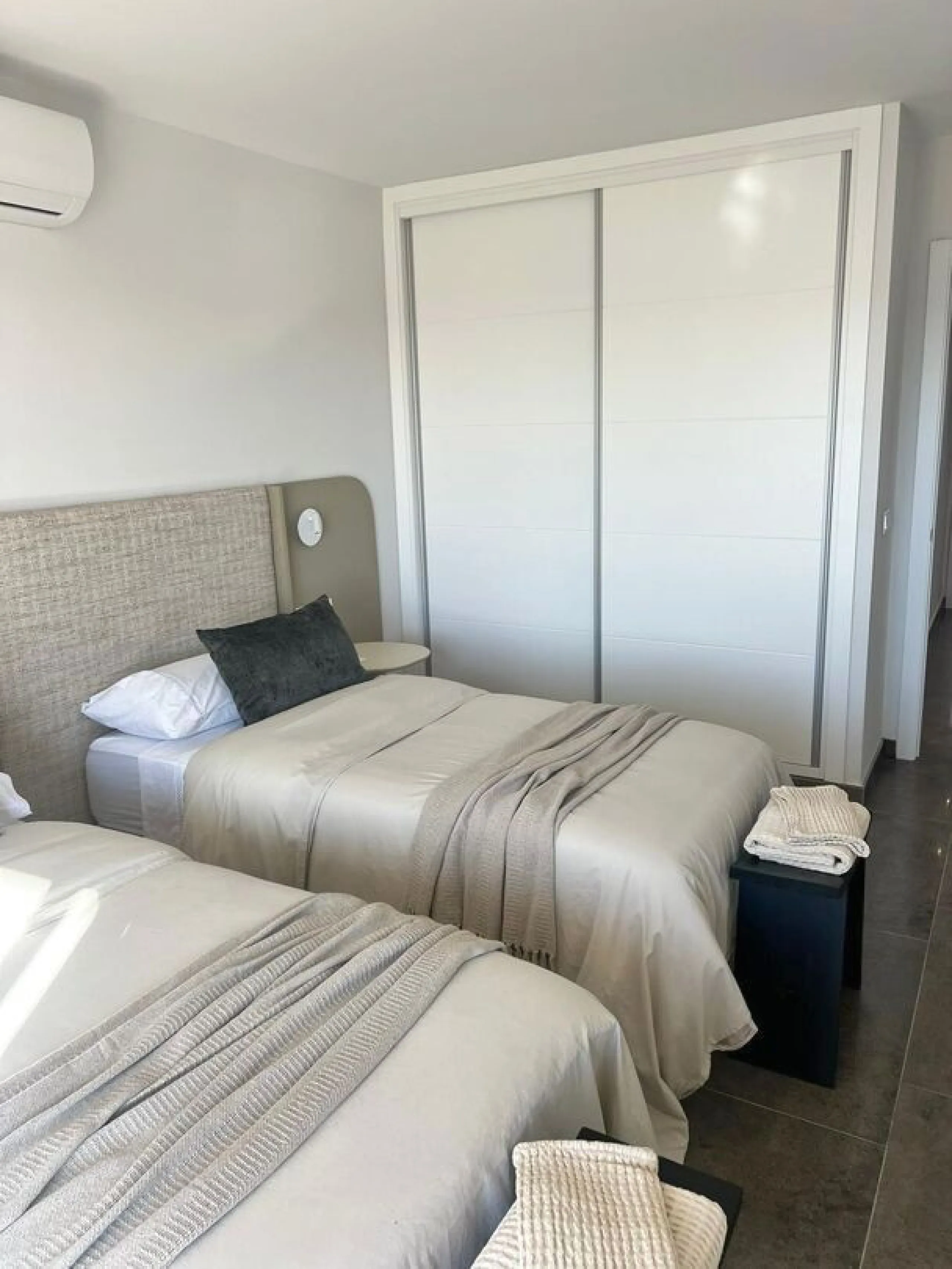Exclusive renovated apartment with sea and mountain views in Los Pacos, Fuengirola