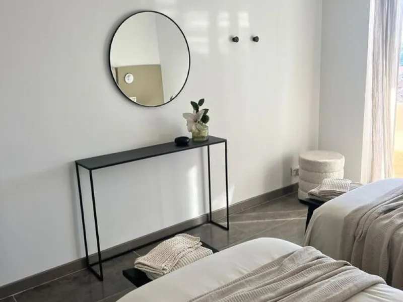 Exclusive renovated apartment with sea and mountain views in Los Pacos, Fuengirola