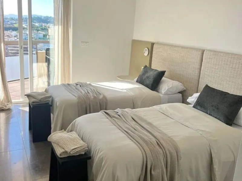 Exclusive renovated apartment with sea and mountain views in Los Pacos, Fuengirola