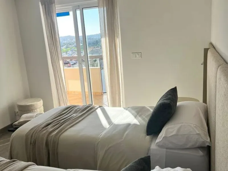 Exclusive renovated apartment with sea and mountain views in Los Pacos, Fuengirola