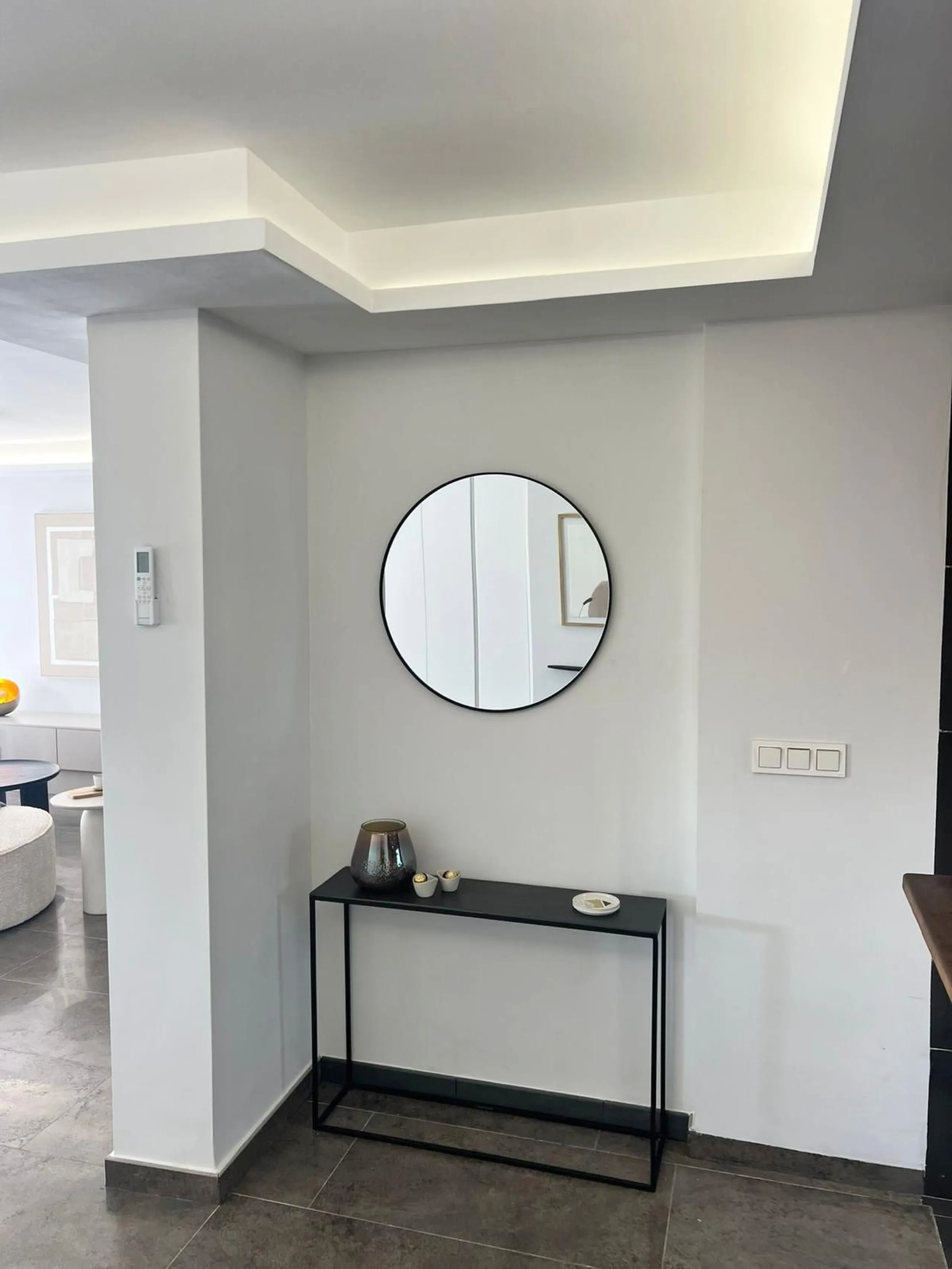 Exclusive renovated apartment with sea and mountain views in Los Pacos, Fuengirola