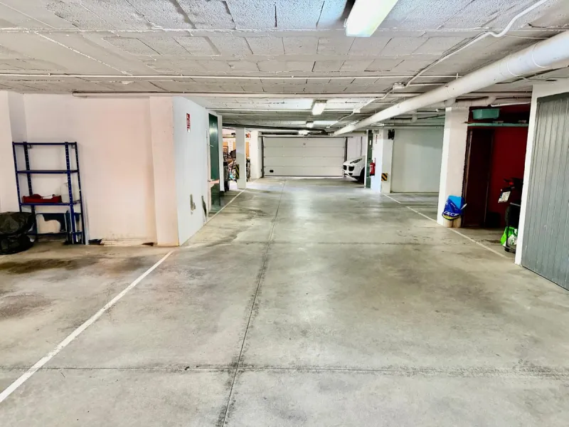 Helle Zwei-Zimmer-Wohnung mit Terrasse, Garage und ausgezeichneter Lage nahe am Meer