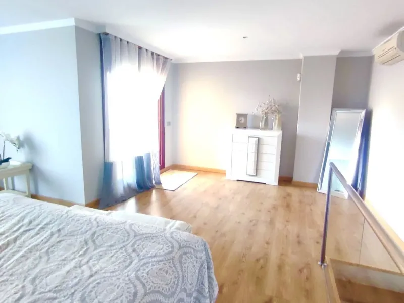 Apartment - Penthouse Duplex в продаже в Benahavís, Málaga. В доме 2 спален и 1 ванных комнат. Площадь дома 125 м²