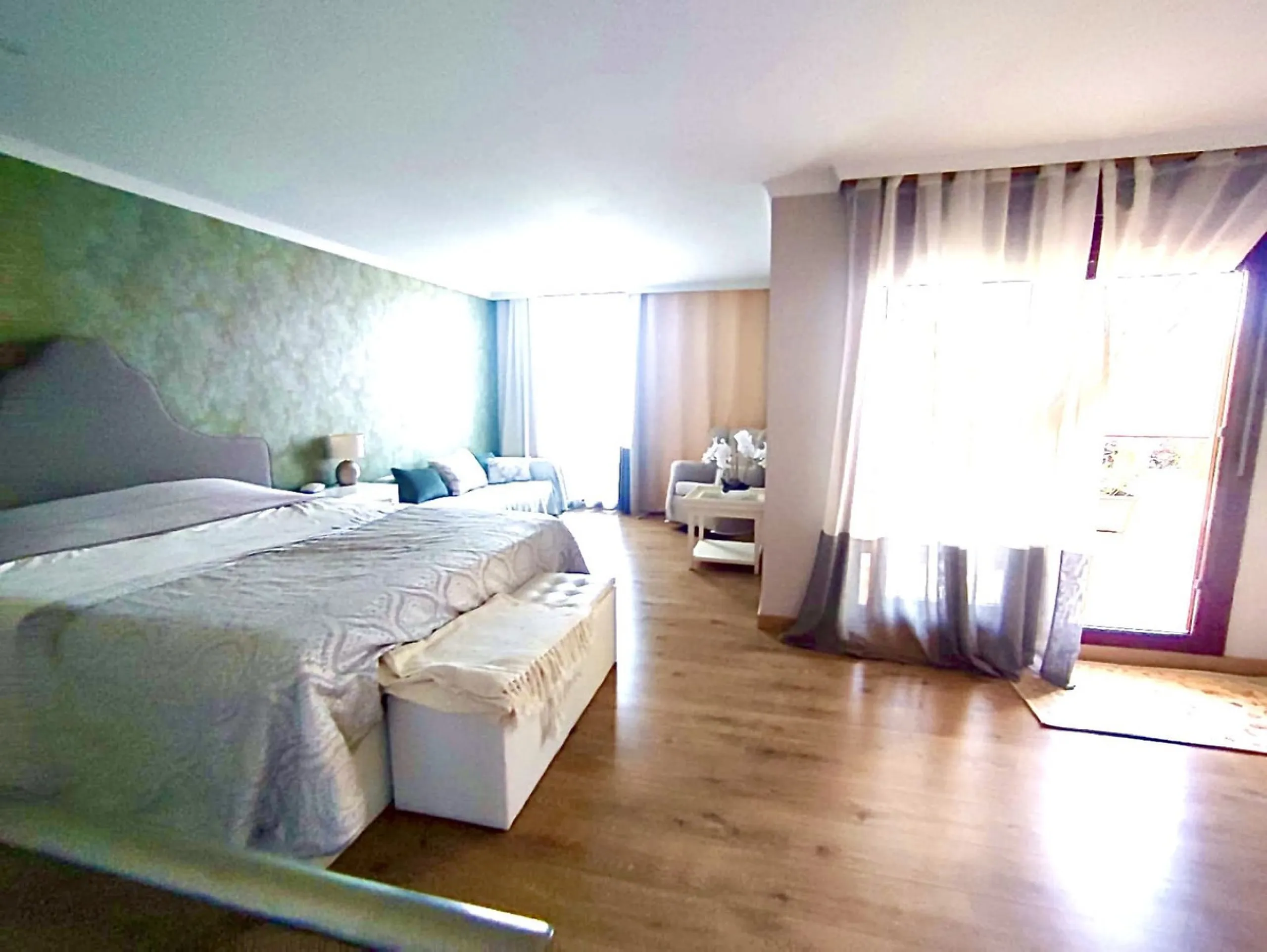 Apartment - Penthouse Duplex в продаже в Benahavís, Málaga. В доме 2 спален и 1 ванных комнат. Площадь дома 125 м²