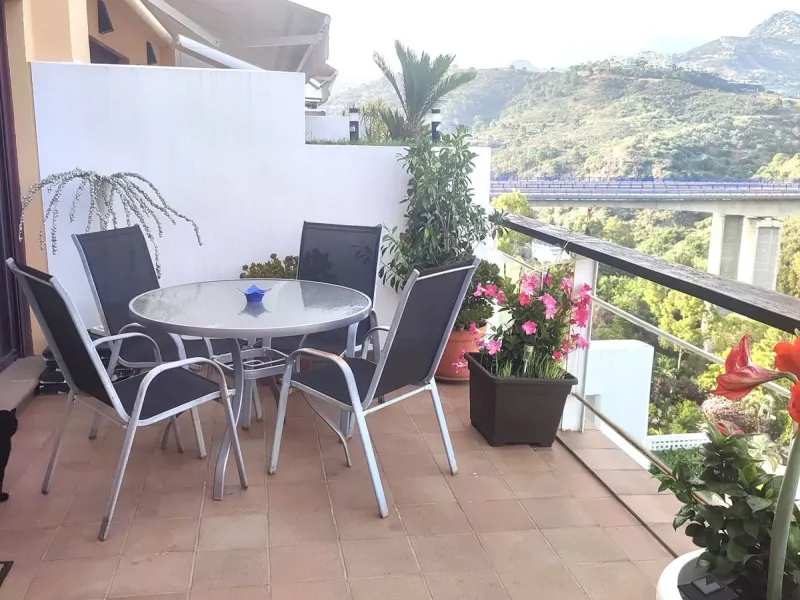 Apartment - Penthouse Duplex в продаже в Benahavís, Málaga. В доме 2 спален и 1 ванных комнат. Площадь дома 125 м²