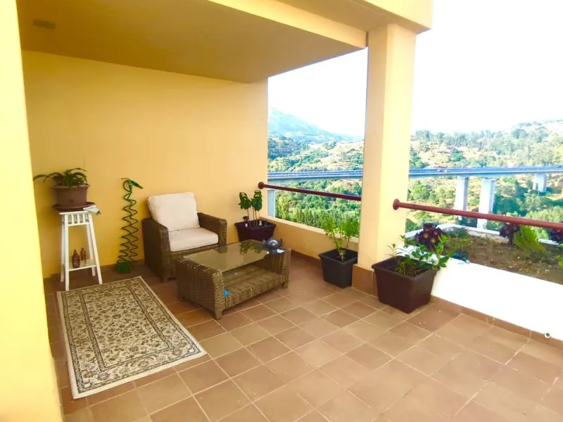 Apartment - Penthouse Duplex в продаже в Benahavís, Málaga. В доме 2 спален и 1 ванных комнат. Площадь дома 125 м²