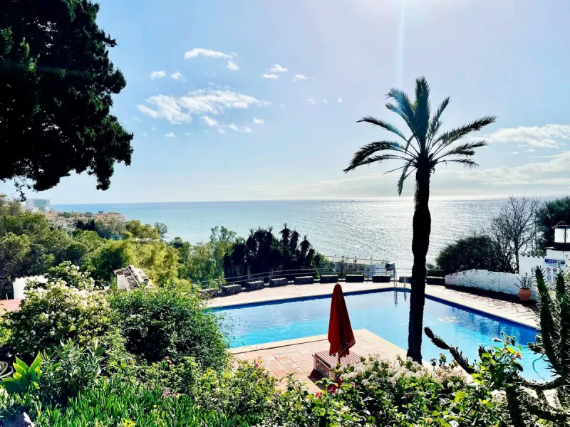 Terraced house for sale in a charming rustic development with modern interior design in Benalmádena!