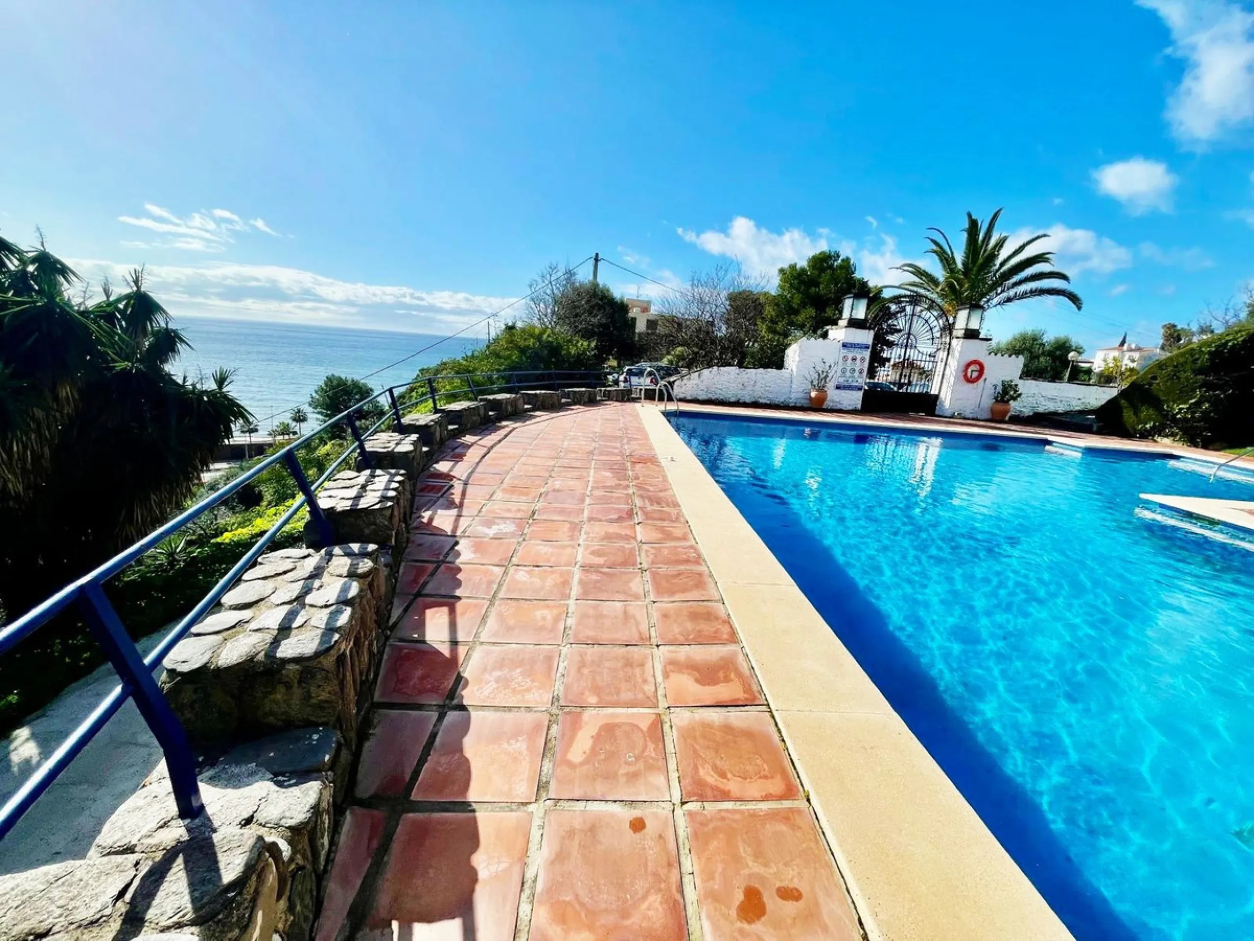 Terraced house for sale in a charming rustic development with modern interior design in Benalmádena!