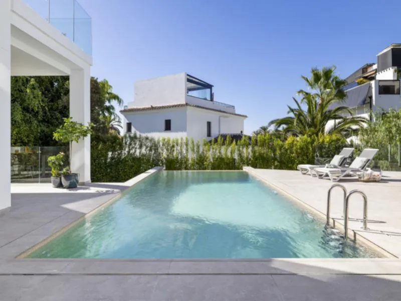 Exceptional newly built villa located in the prestigious area of ​​Marbesa.
