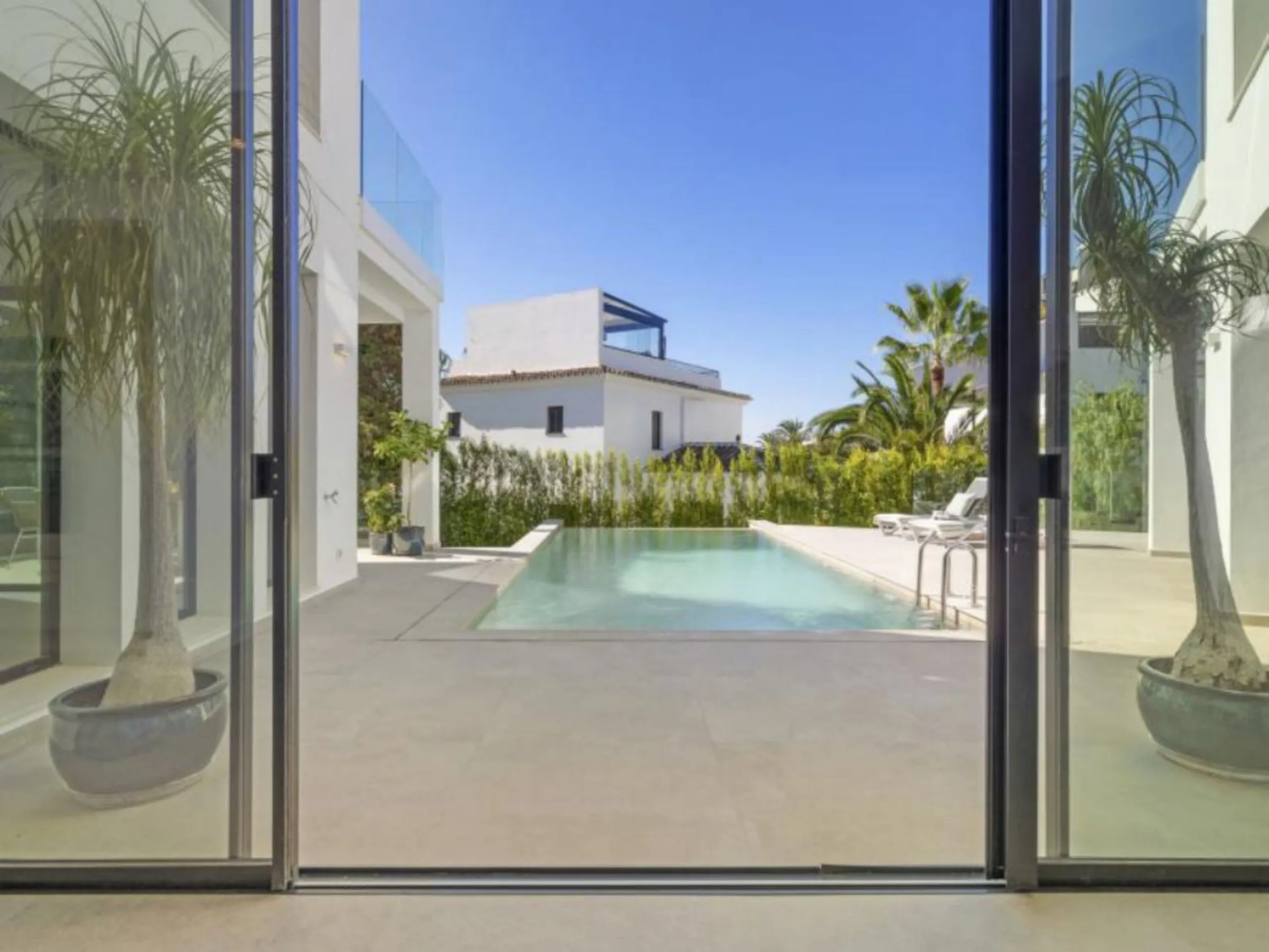 Exceptional newly built villa located in the prestigious area of ​​Marbesa.