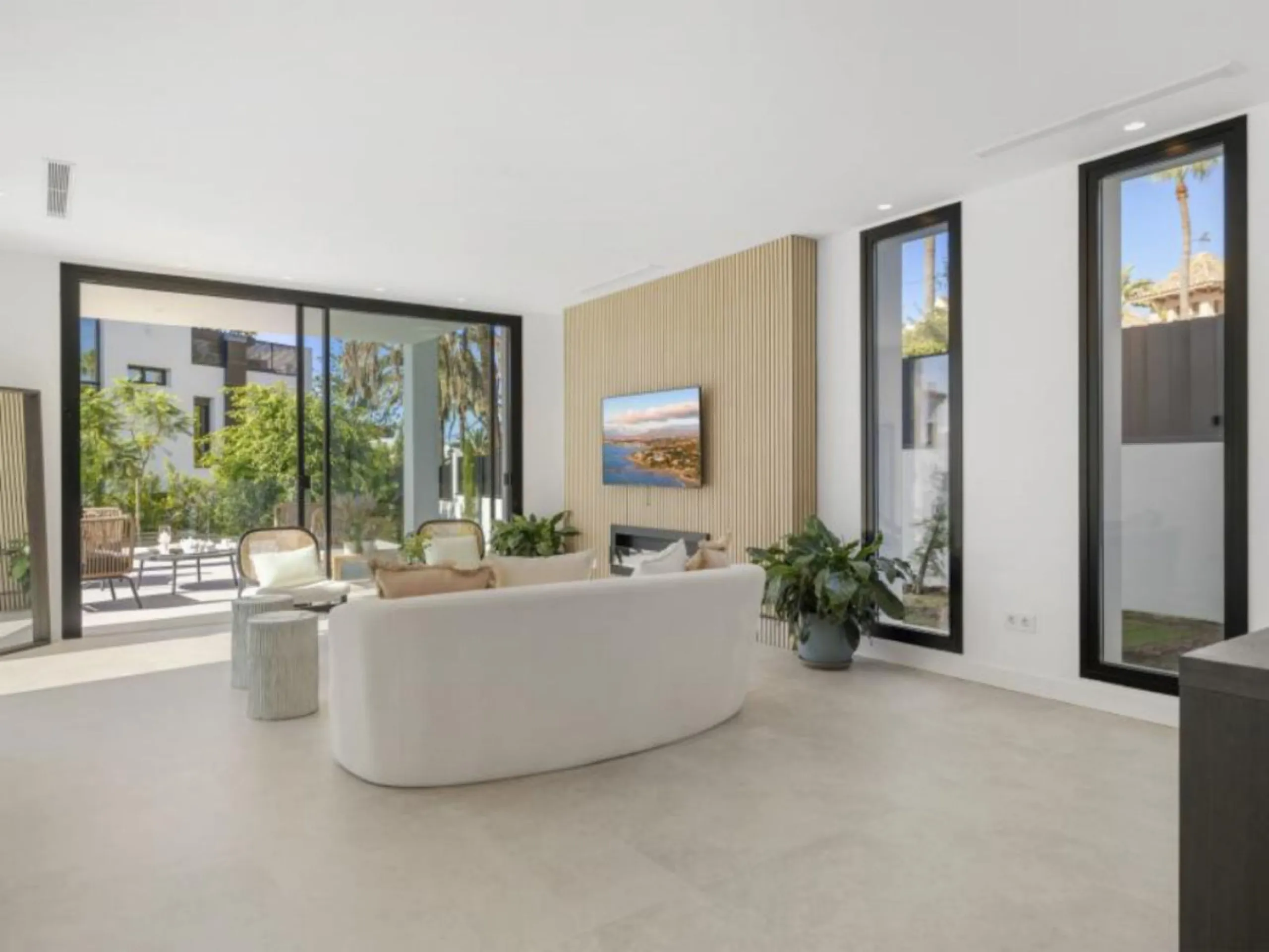 Exceptional newly built villa located in the prestigious area of ​​Marbesa.