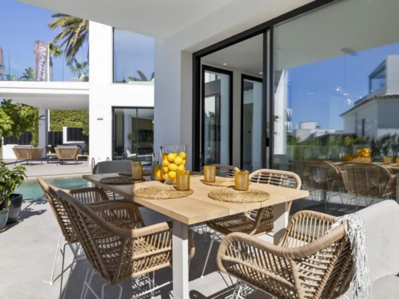 Exceptional newly built villa located in the prestigious area of ​​Marbesa.