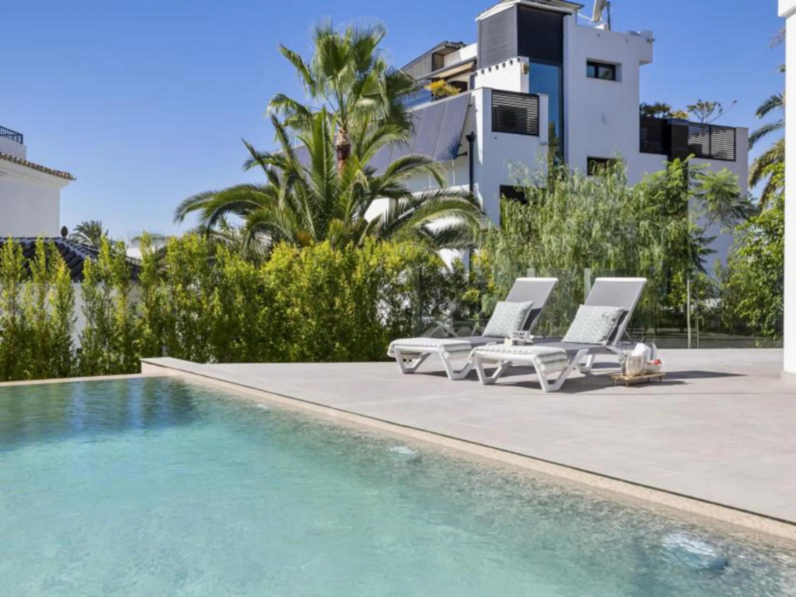 Exceptional newly built villa located in the prestigious area of ​​Marbesa.