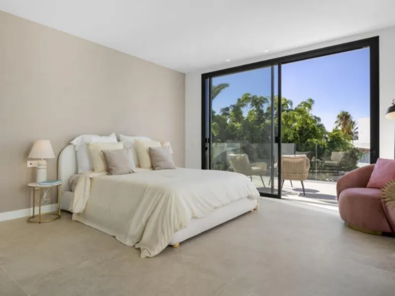 Exceptional newly built villa located in the prestigious area of ​​Marbesa.