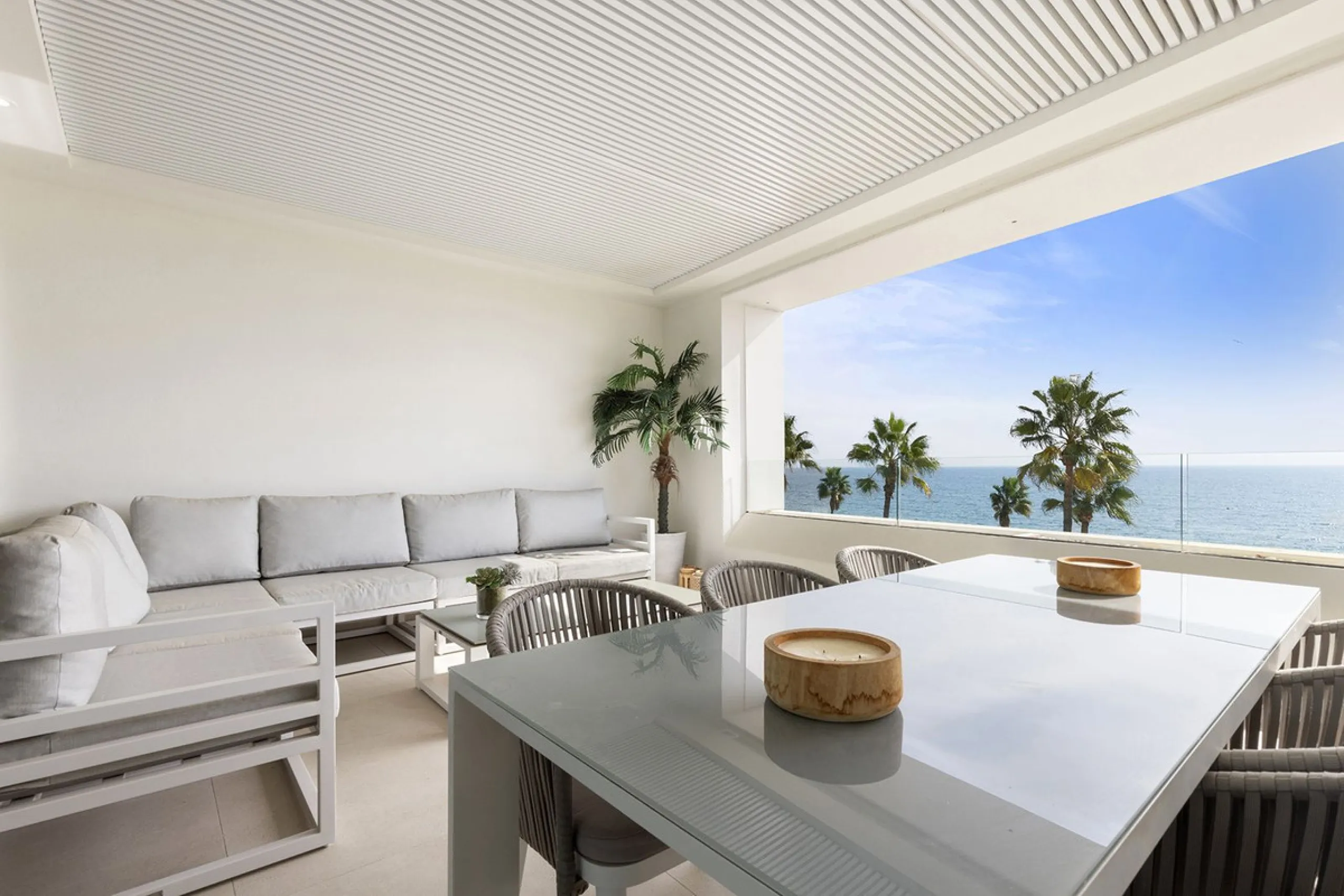 Apartment - Middle Floor Apartment в продаже в Estepona, Málaga. В доме 3 спален и 3 ванных комнат. Площадь дома 229 м²