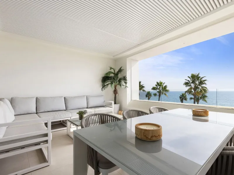 This is your chance to own a spectacular 3-bedroom apartment in Darya, Estepona's most exclusive and sought-after frontline beach development. This sold-out landmark building offers the ultimate "car-free" lifestyle, where the sea is an extension of your 