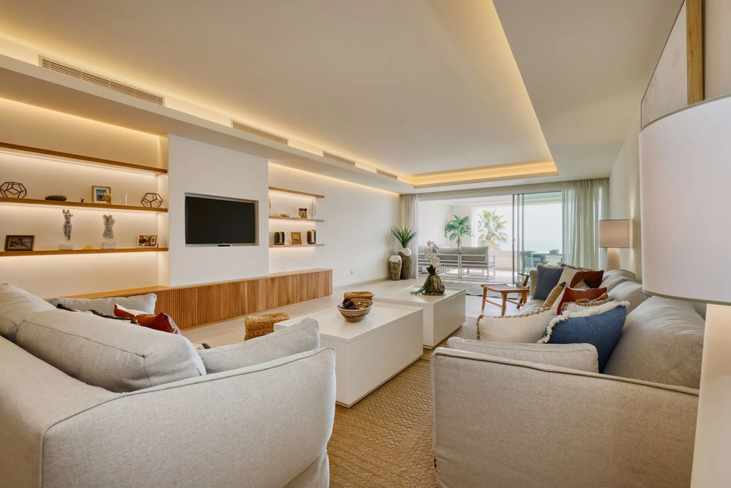 Apartment - Middle Floor Apartment в продаже в Estepona, Málaga. В доме 3 спален и 3 ванных комнат. Площадь дома 229 м²