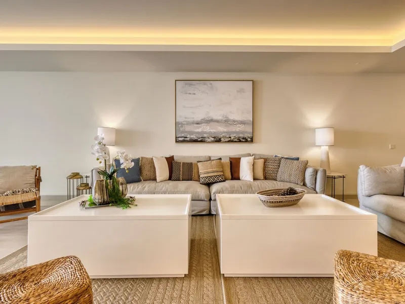 Apartment - Middle Floor Apartment в продаже в Estepona, Málaga. В доме 3 спален и 3 ванных комнат. Площадь дома 229 м²