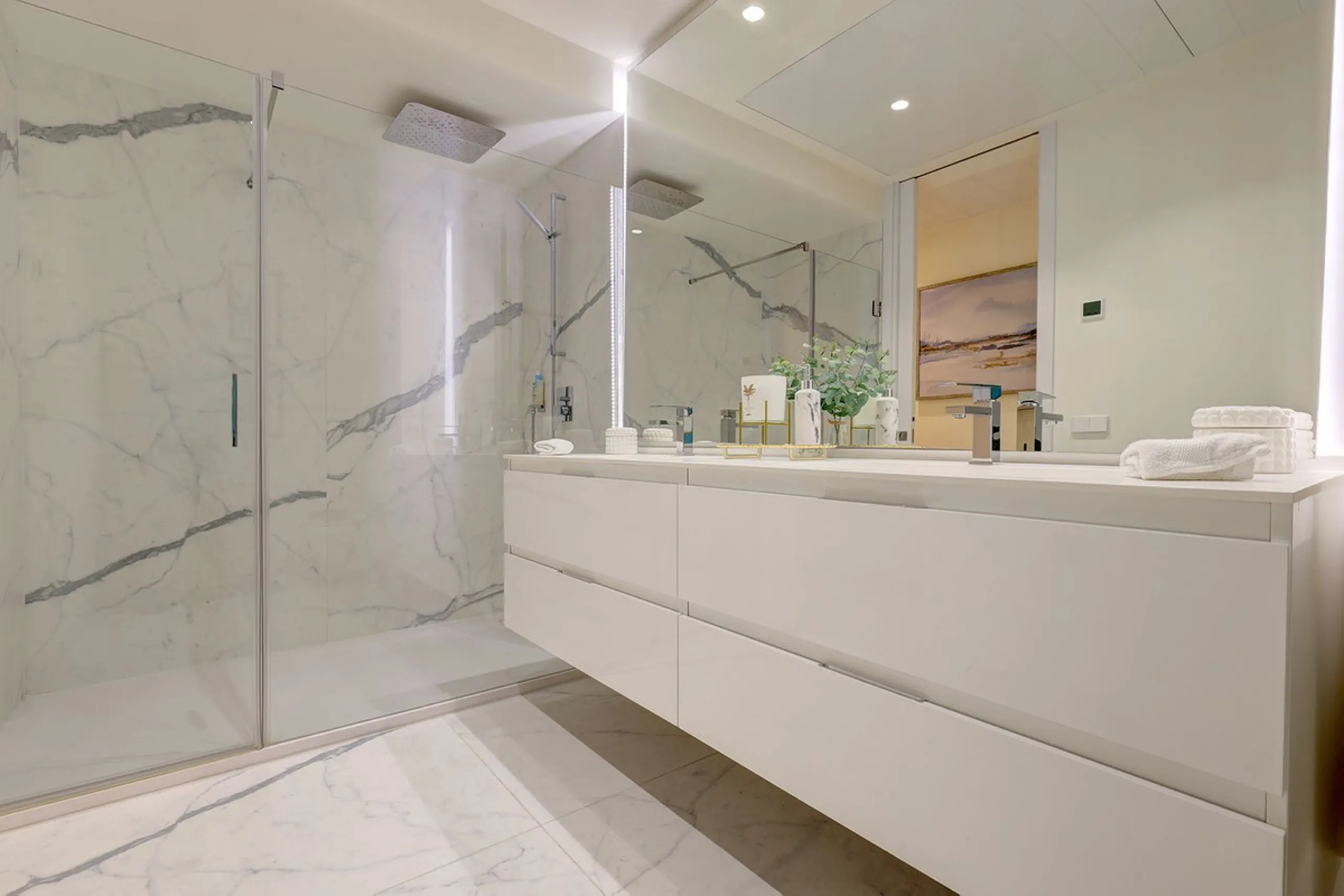 Apartment - Middle Floor Apartment в продаже в Estepona, Málaga. В доме 3 спален и 3 ванных комнат. Площадь дома 229 м²