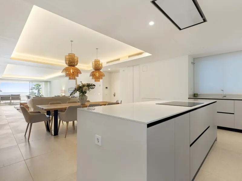 Apartment - Middle Floor Apartment в продаже в Estepona, Málaga. В доме 3 спален и 3 ванных комнат. Площадь дома 229 м²