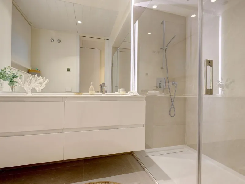 Apartment - Middle Floor Apartment в продаже в Estepona, Málaga. В доме 3 спален и 3 ванных комнат. Площадь дома 229 м²