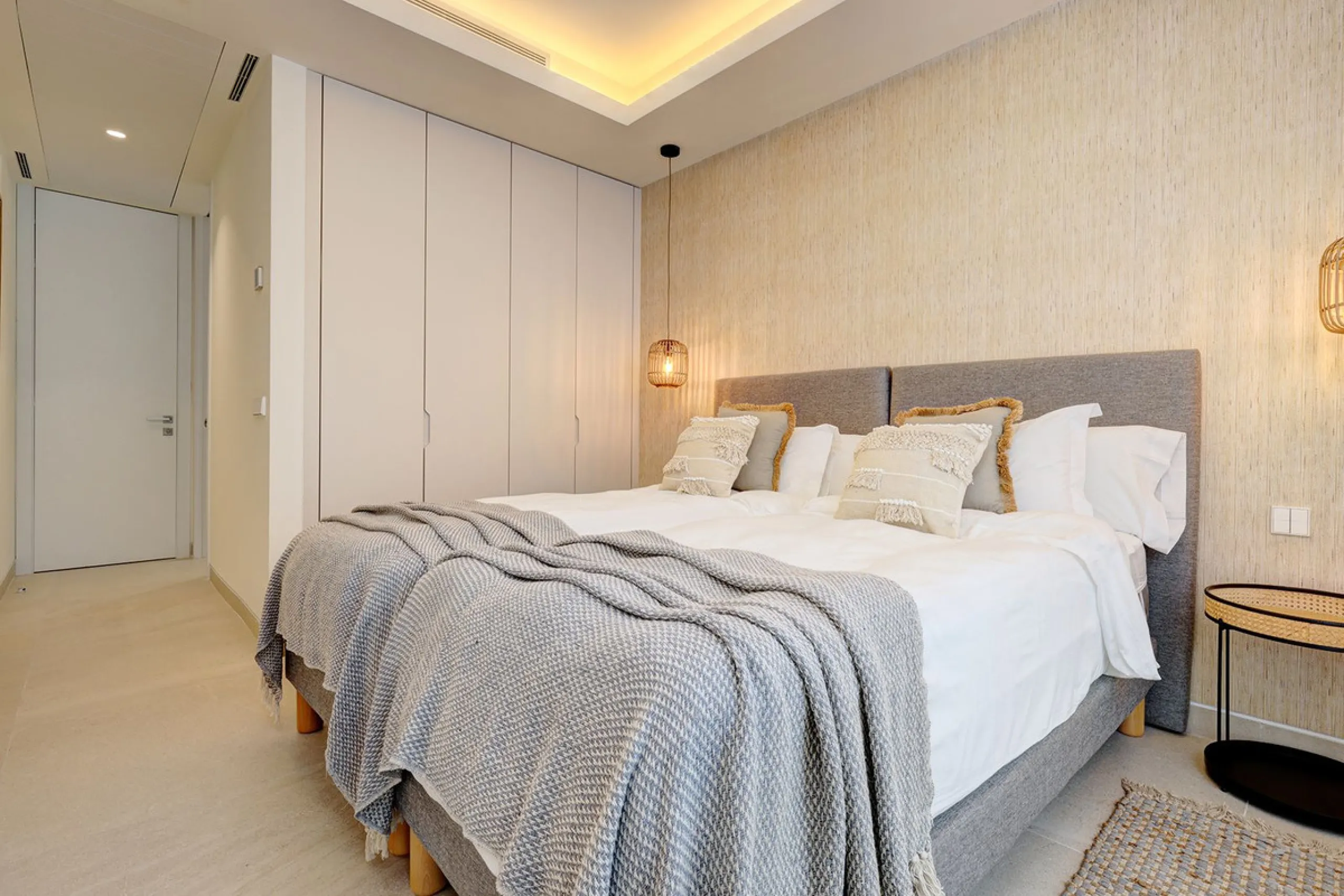 Apartment - Middle Floor Apartment в продаже в Estepona, Málaga. В доме 3 спален и 3 ванных комнат. Площадь дома 229 м²