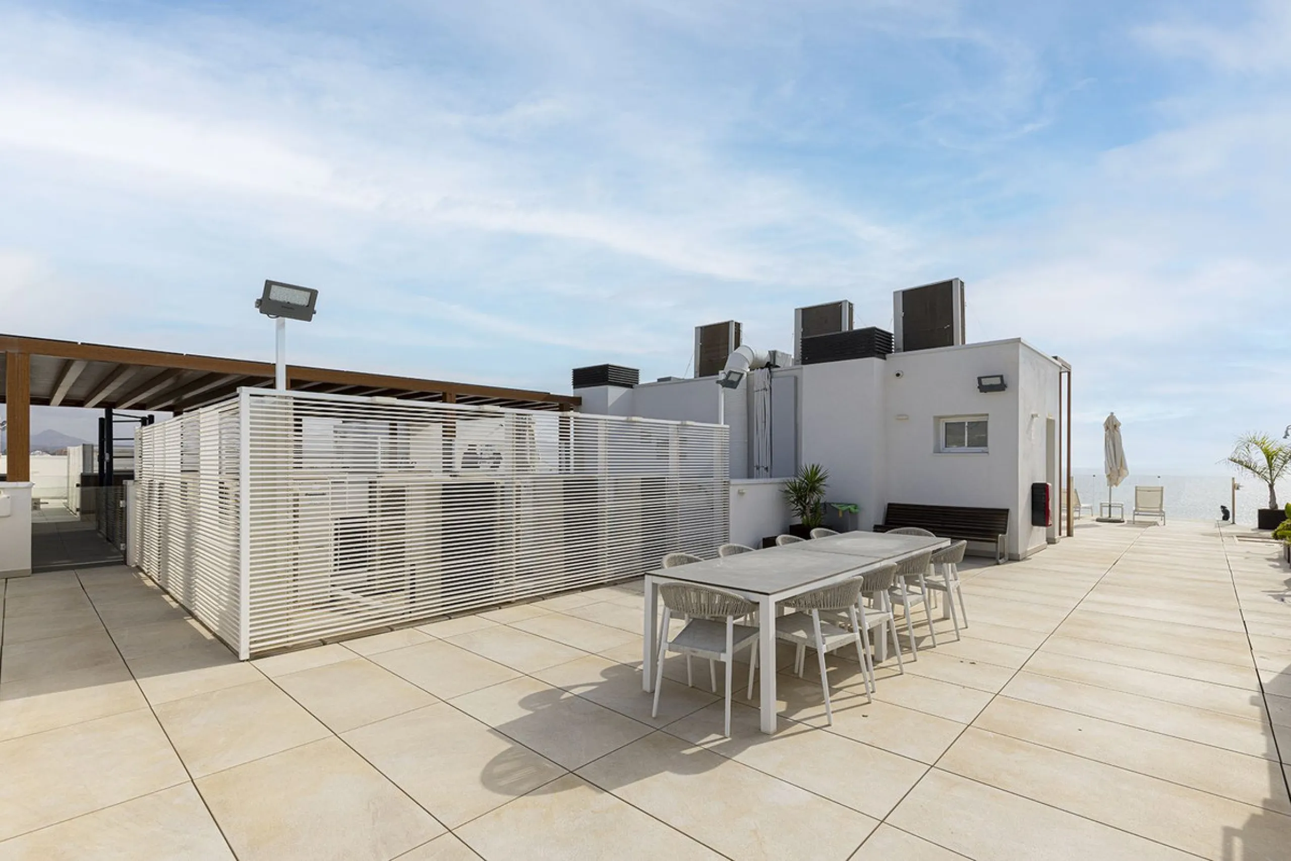 Apartment - Middle Floor Apartment в продаже в Estepona, Málaga. В доме 3 спален и 3 ванных комнат. Площадь дома 229 м²