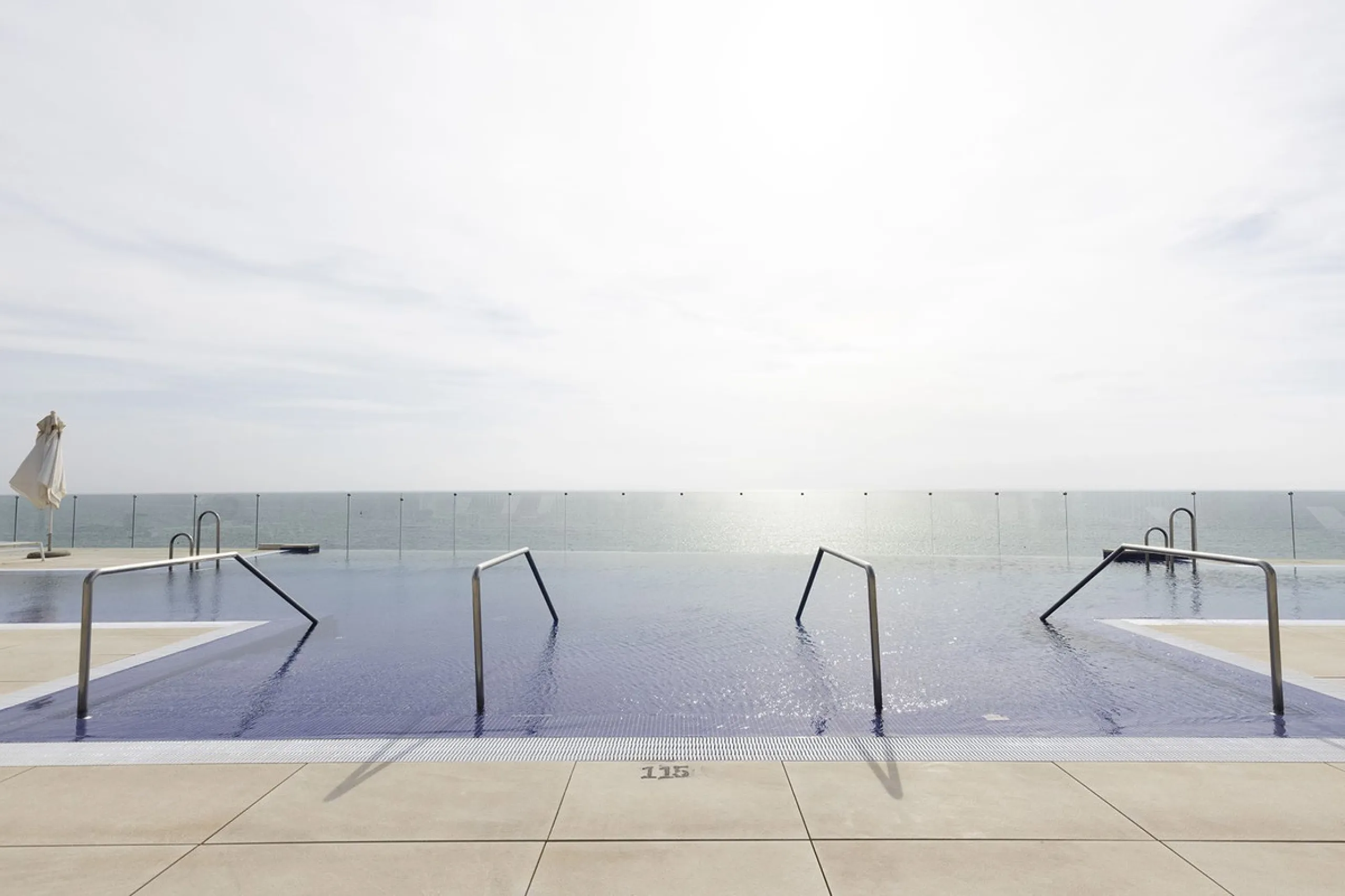 Apartment - Middle Floor Apartment в продаже в Estepona, Málaga. В доме 3 спален и 3 ванных комнат. Площадь дома 229 м²