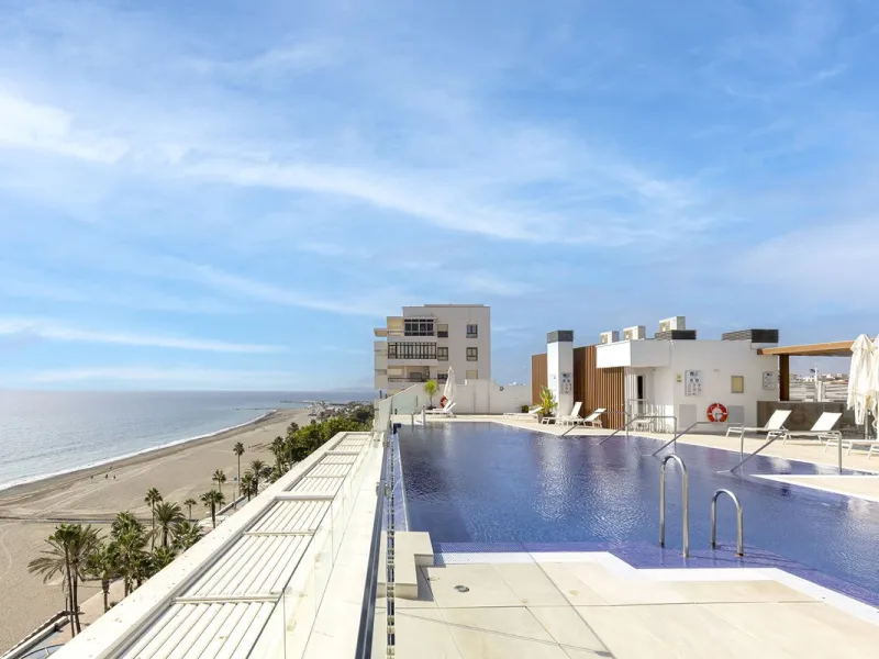 Apartment - Middle Floor Apartment в продаже в Estepona, Málaga. В доме 3 спален и 3 ванных комнат. Площадь дома 229 м²