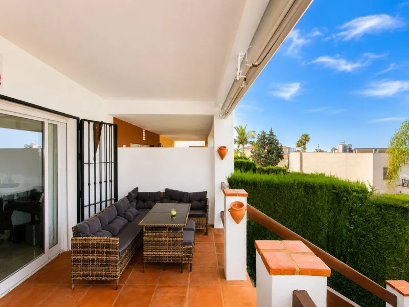 House - Townhouse в продаже в Marbella, Málaga. В доме 3 спален и 3 ванных комнат. Площадь дома 198 м². Площадь участка 9 м²