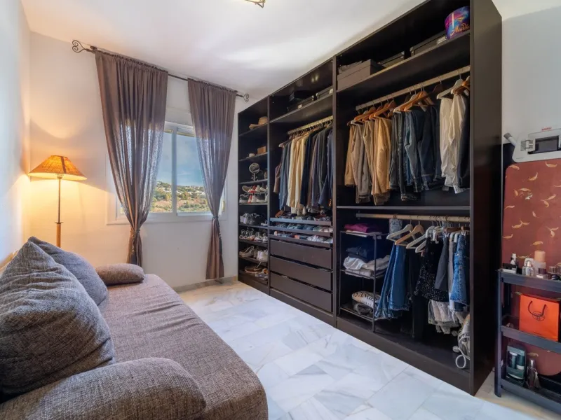 House - Townhouse в продаже в Marbella, Málaga. В доме 3 спален и 3 ванных комнат. Площадь дома 198 м². Площадь участка 9 м²