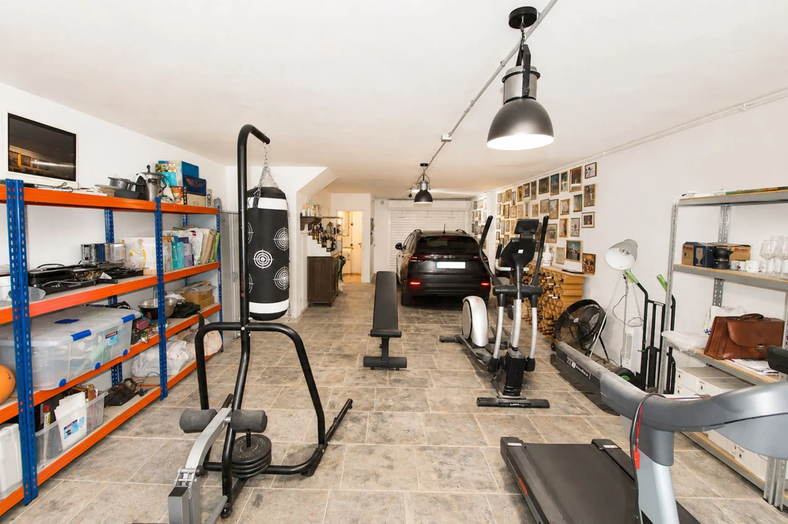 House - Townhouse в продаже в Marbella, Málaga. В доме 3 спален и 3 ванных комнат. Площадь дома 198 м². Площадь участка 9 м²