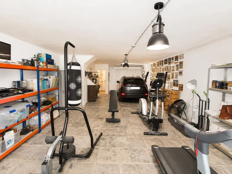House - Townhouse в продаже в Marbella, Málaga. В доме 3 спален и 3 ванных комнат. Площадь дома 198 м². Площадь участка 9 м²